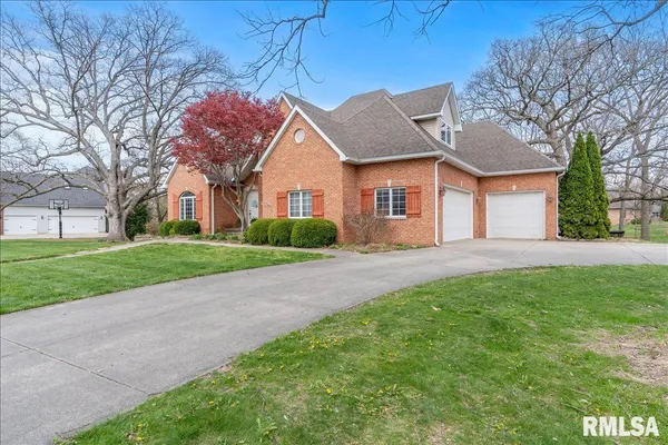 $625,000 | 44 Woodland Trail, Rochester, IL 62563