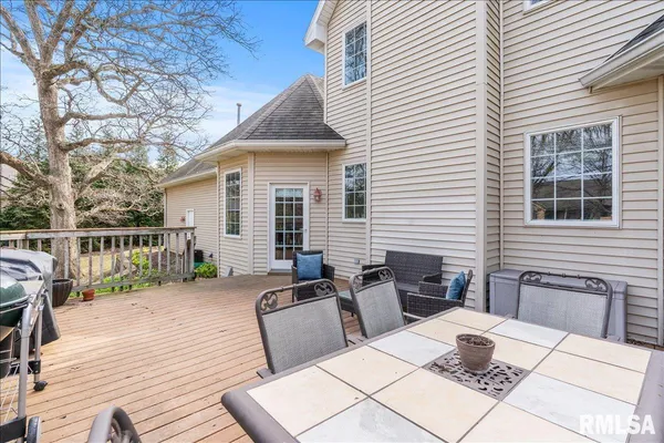 $625,000 | 44 Woodland Trail, Rochester, IL 62563
