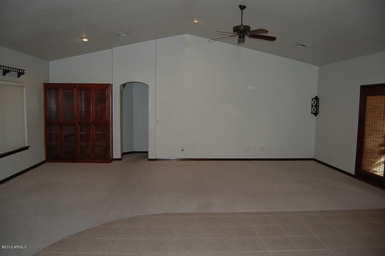 891 North Roadrunner Road Apache Junction, AZ 85119 - Photo 5 of 28 Great Room 1