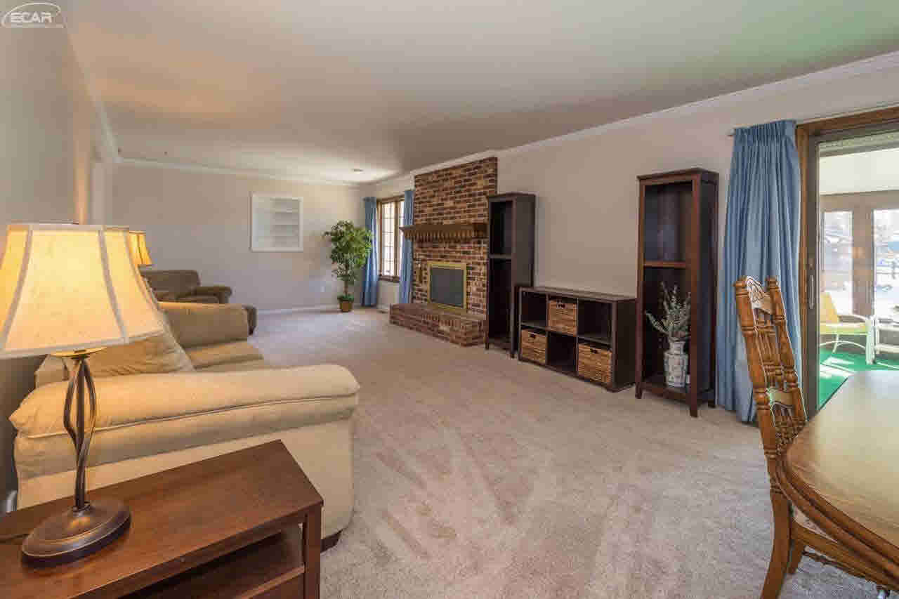 3076 Old Farm Road Flint, MI 48507 - Photo 7 of 19 21272681-6.JPG