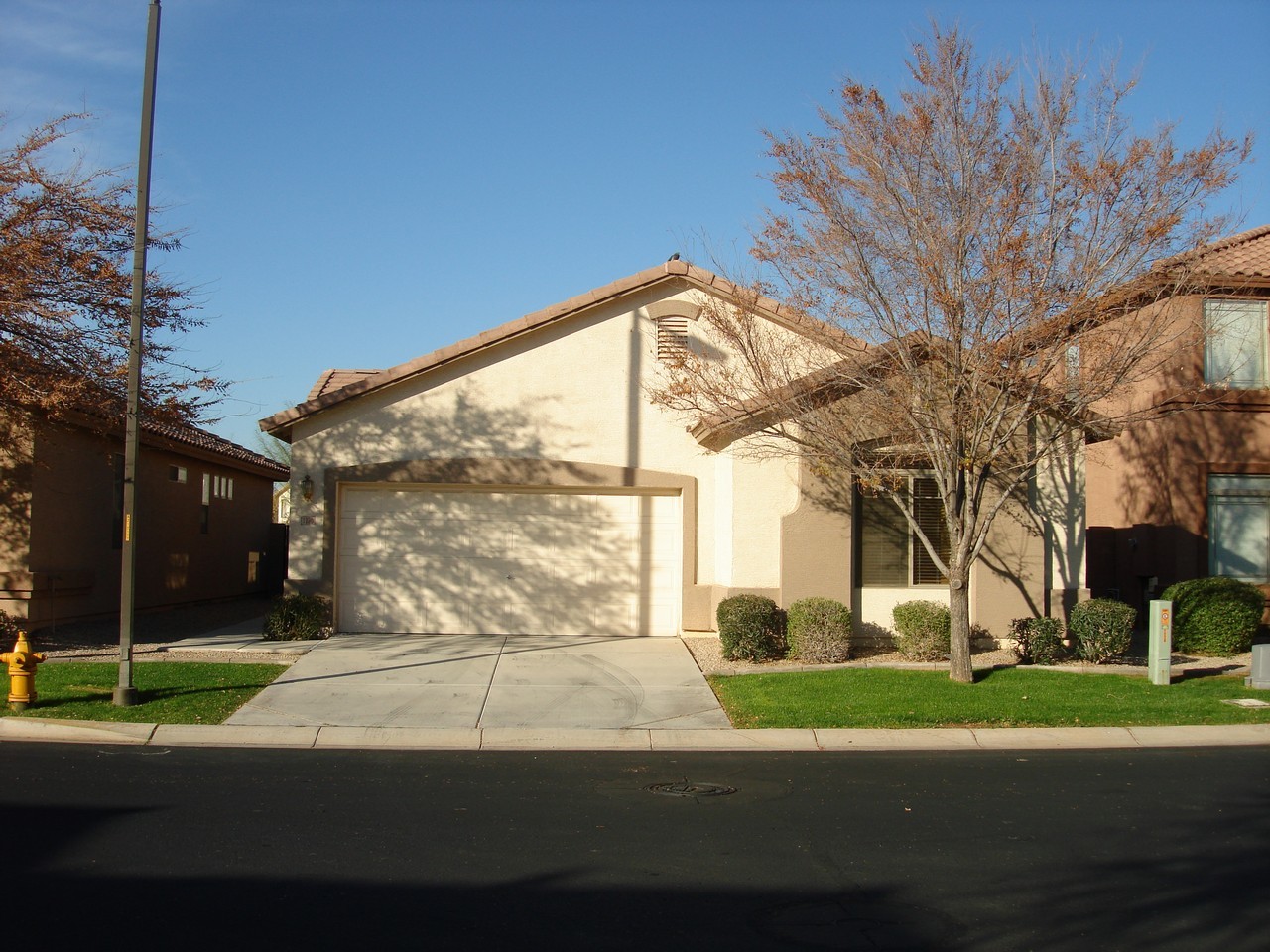 1220 South Amber Street Chandler, AZ 85286 - Photo 2 of 20 Amber 1220 (60)