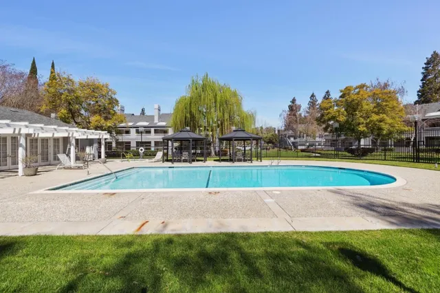 $899,950 | 1612 Parkview Green Circle, San Jose, CA 95131