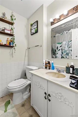 $62,500 | 444 Chapel Ridge Drive, Unit F, Hazelwood, MO 63042