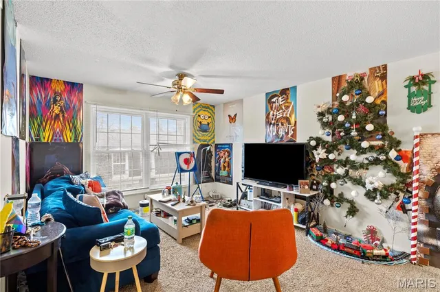 $62,500 | 444 Chapel Ridge Drive, Unit F, Hazelwood, MO 63042