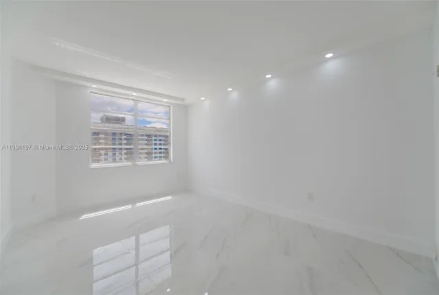 $3,000 | 1950 South Ocean Drive, Unit 19A, Hallandale Beach, FL 33009