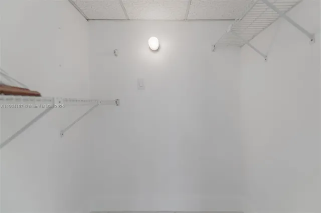 $3,000 | 1950 South Ocean Drive, Unit 19A, Hallandale Beach, FL 33009