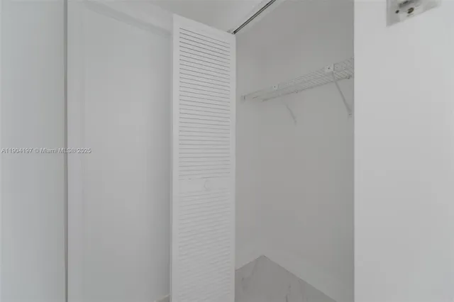 $3,000 | 1950 South Ocean Drive, Unit 19A, Hallandale Beach, FL 33009