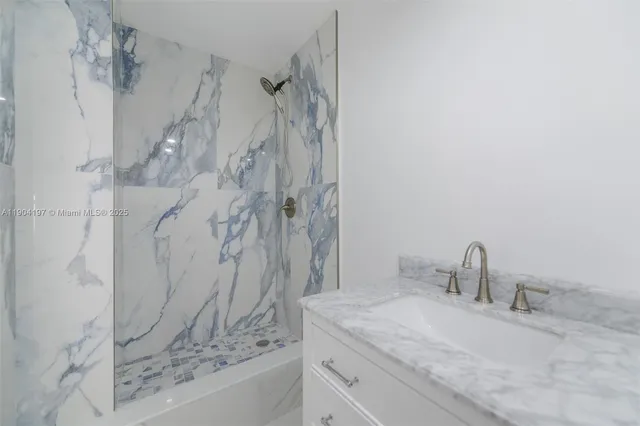 $3,000 | 1950 South Ocean Drive, Unit 19A, Hallandale Beach, FL 33009