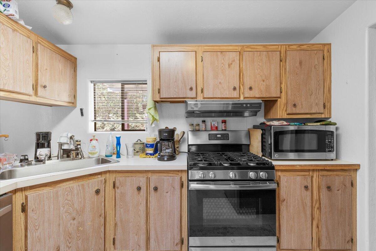 11615 Michael Road White City, OR 97503 - Photo 9 of 30 07-CI_5256