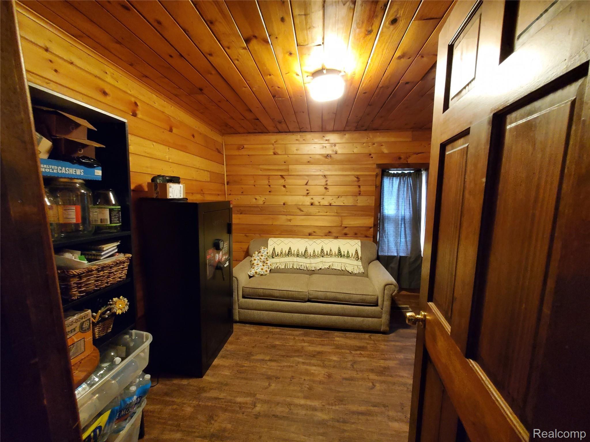 5570 Caine Road Vassar, MI 48768 - Photo 13 of 29 Bedroom 1 - 5570 Caine Rd, Vassar, MI.jpg