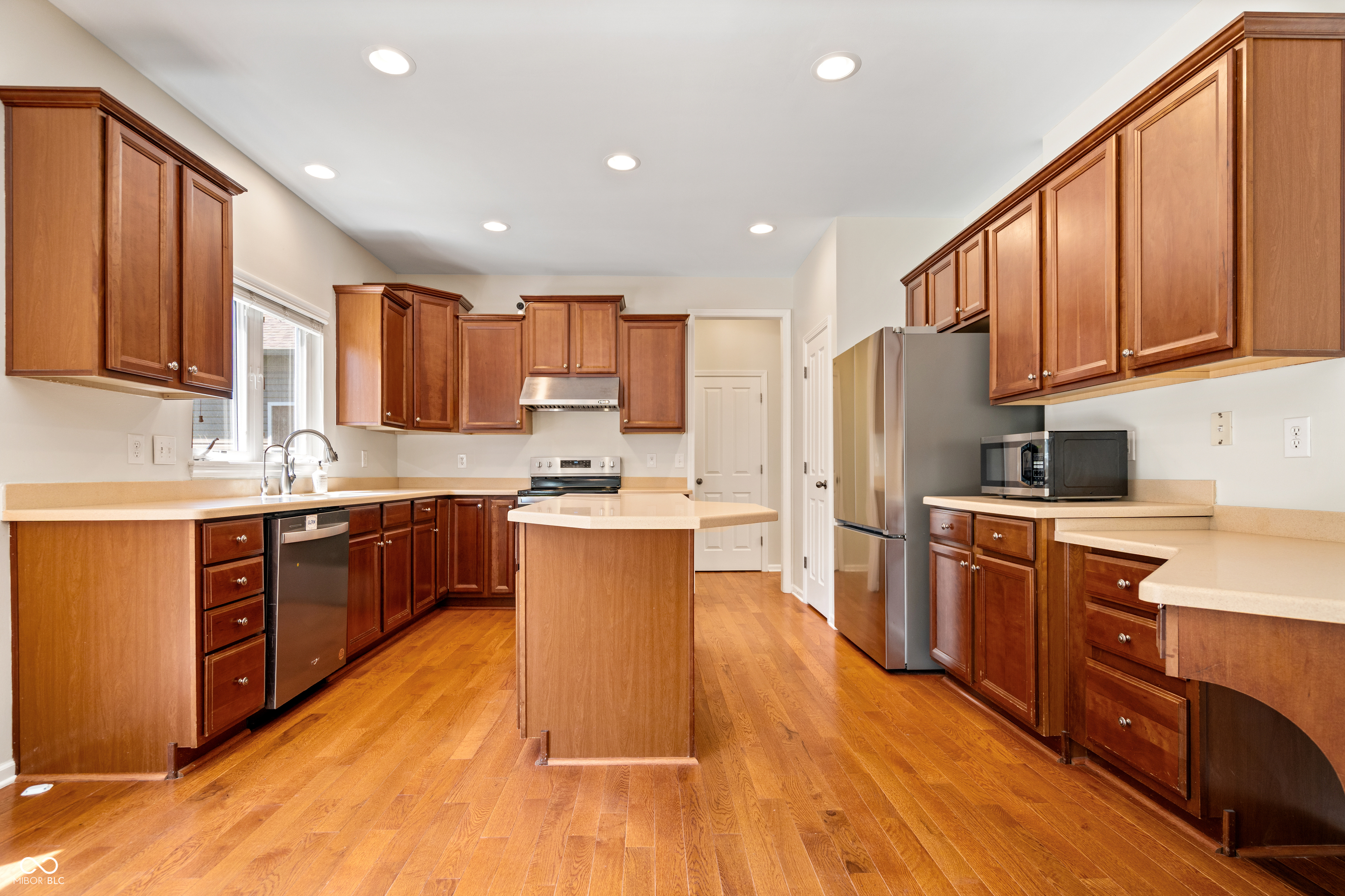 12044 Bird Key Boulevard Fishers, IN 46037 - Photo 8 of 41
