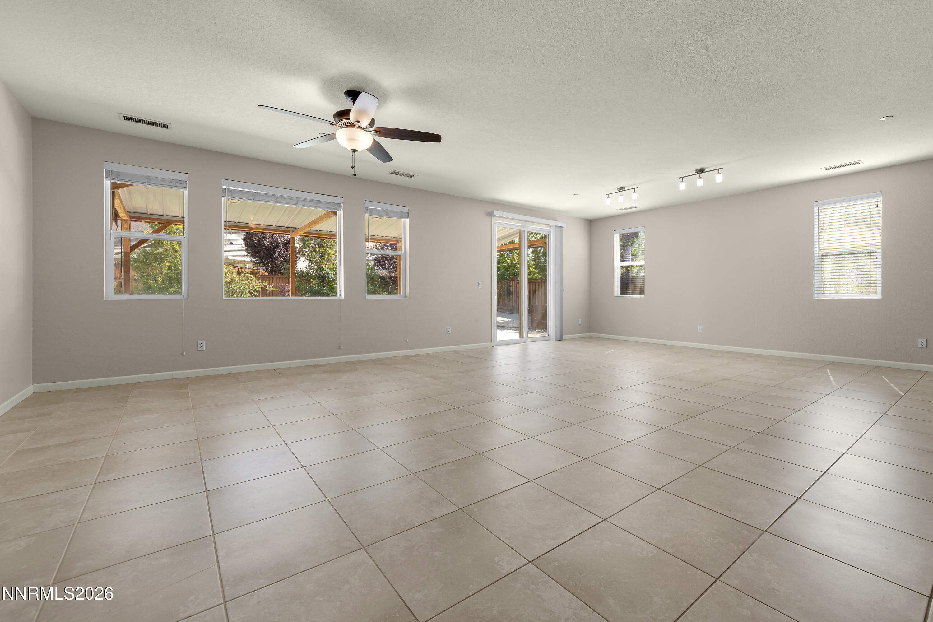 2925 Lessini Court Sparks, NV 89434 - Photo 11 of 45 Lessini2925-004