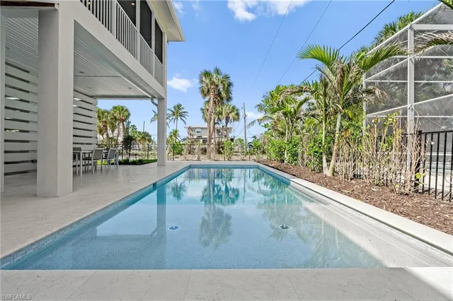 $2,250,000 | 117 Hercules Drive, Fort Myers Beach, FL 33931