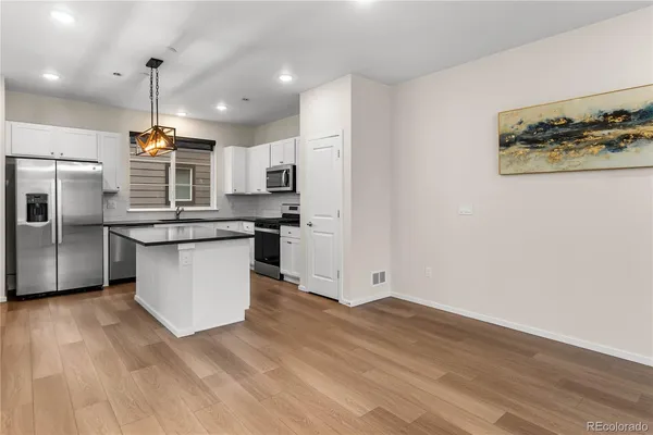 $3,200 | 23630 East 41st Avenue, Aurora, CO 80019