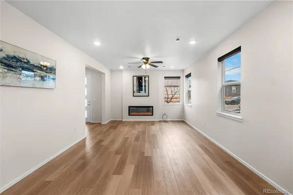 $3,200 | 23630 East 41st Avenue, Aurora, CO 80019