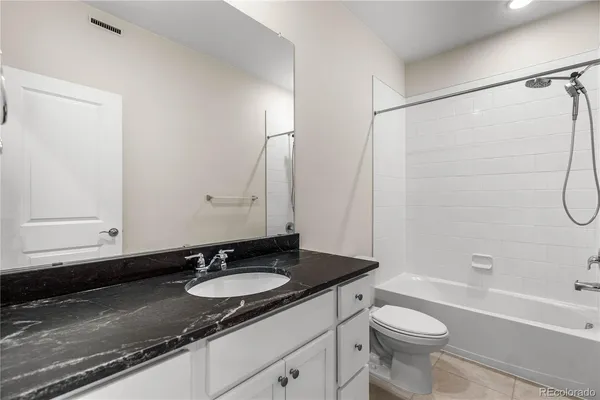 $3,200 | 23630 East 41st Avenue, Aurora, CO 80019