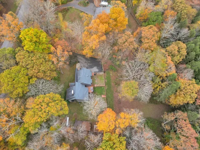 a picture of a wall with white walls