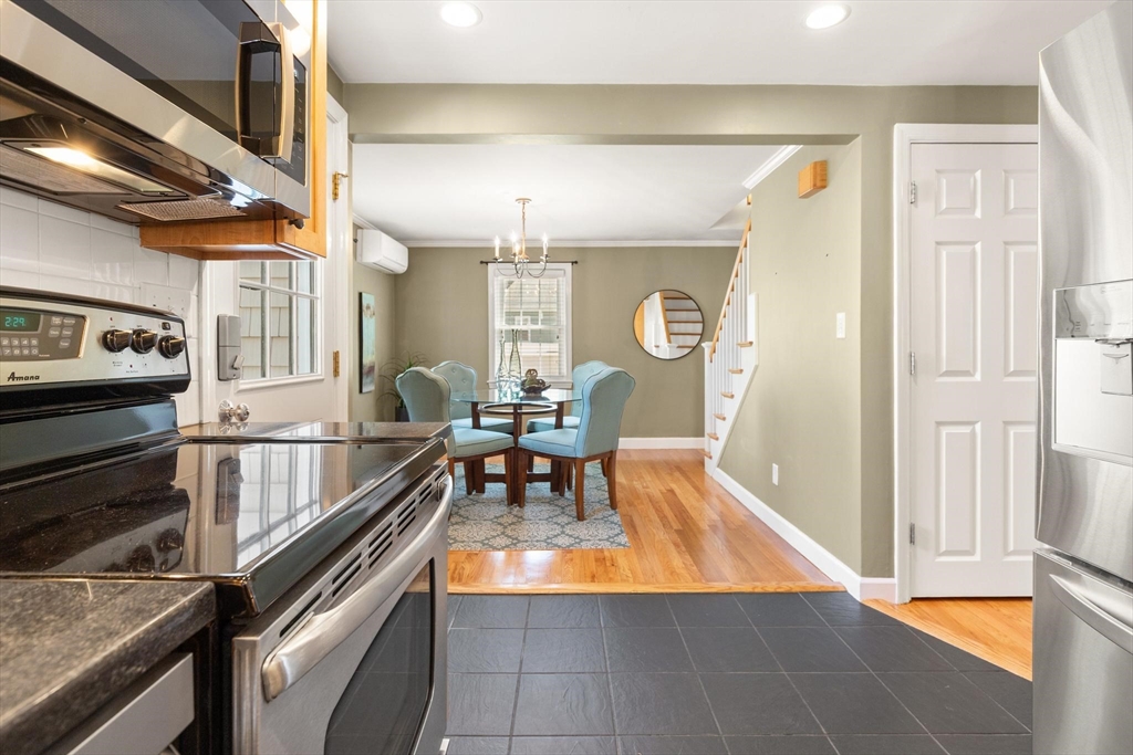 82 Orange Street Reading, MA 01867 - Photo 15 of 32