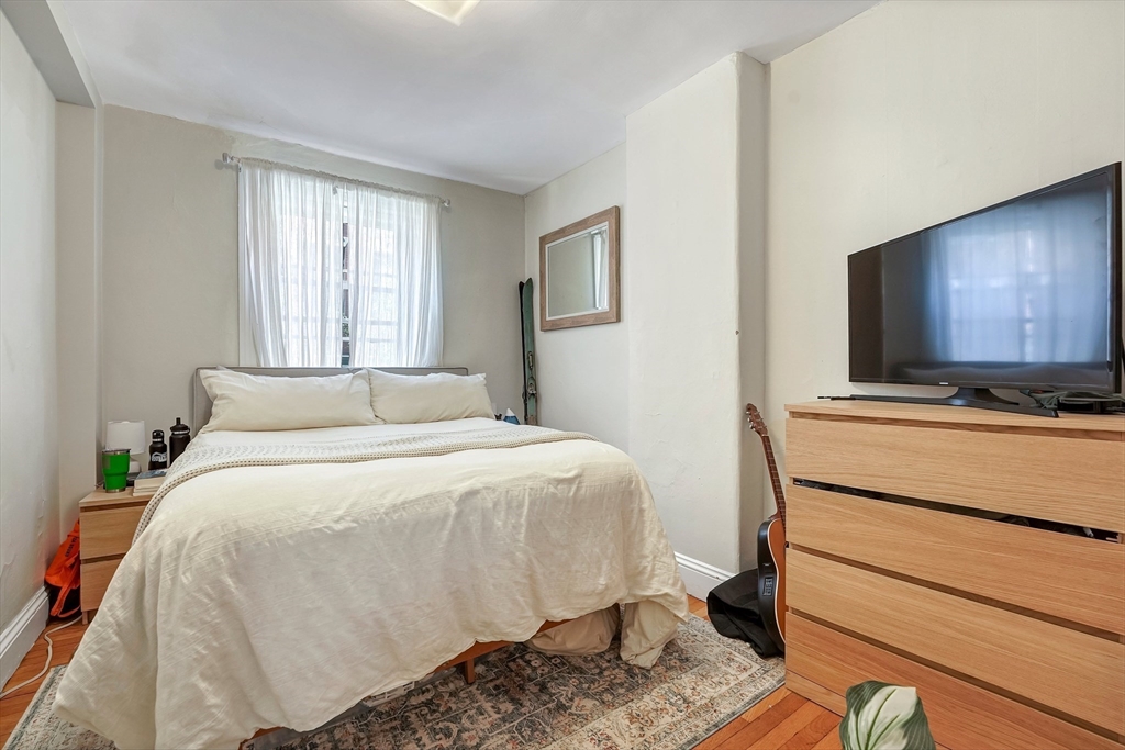 130 Myrtle Street, Unit 5 Boston, MA 02114 - Photo 5 of 6