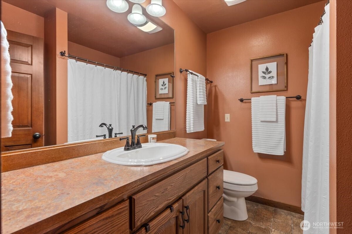 4056 Lakeview Place, Unit 2B Chelan, WA 98816 - Photo 23 of 40