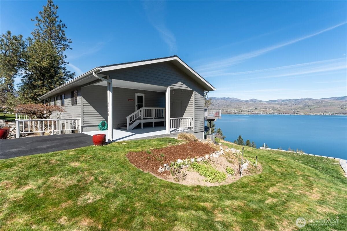 4056 Lakeview Place, Unit 2B Chelan, WA 98816 - Photo 7 of 40
