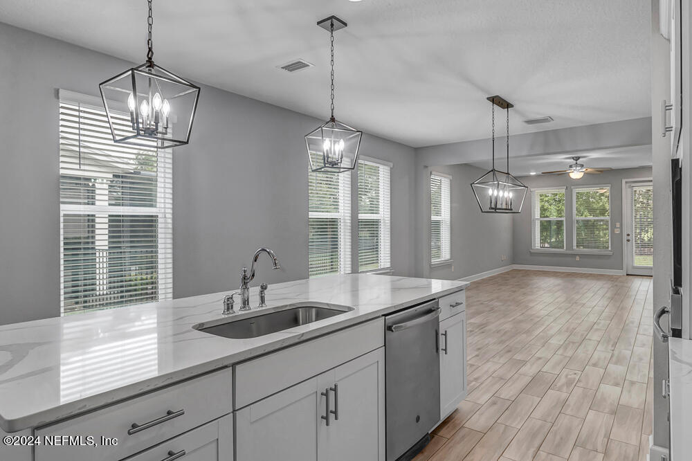 588 Vista Lake Circle Ponte Vedra, FL 32081 - Photo 7 of 39 15