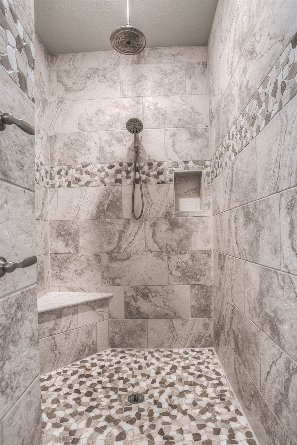 5757 Lakeside Villas Court Conroe, TX 77304 - Photo 29 of 50 a bathroom with a shower