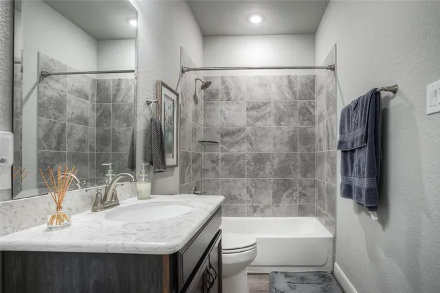 $429,000 | 5757 Lakeside Villas Court, Conroe, TX 77304