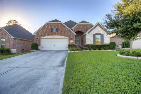 $423,900 | 5757 Lakeside Villas Court, Conroe, TX 77304