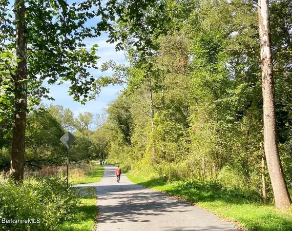 $844,000 | 108 Berkshire Drive, Williamstown, MA 01267