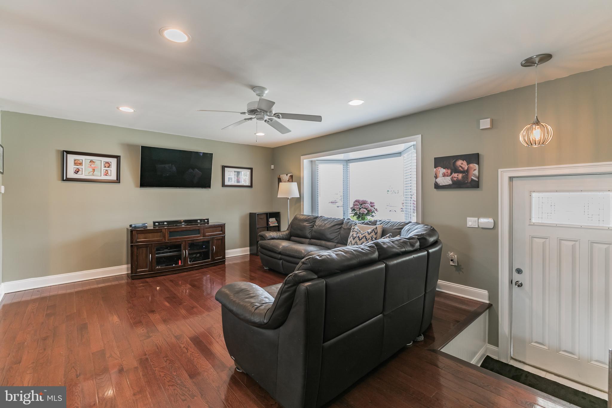 12715 Elnora Road Philadelphia, PA 19154 - Photo 8 of 27 Gallery Image 8