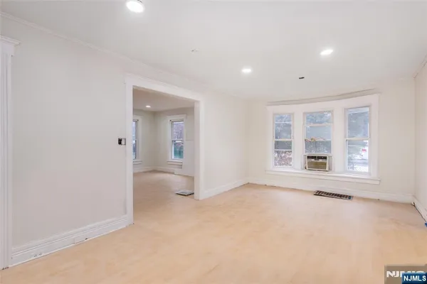 $4,500 | 14 South Highwood Avenue, Glen Rock, NJ 07452