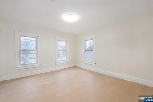 $4,500 | 14 South Highwood Avenue, Glen Rock, NJ 07452