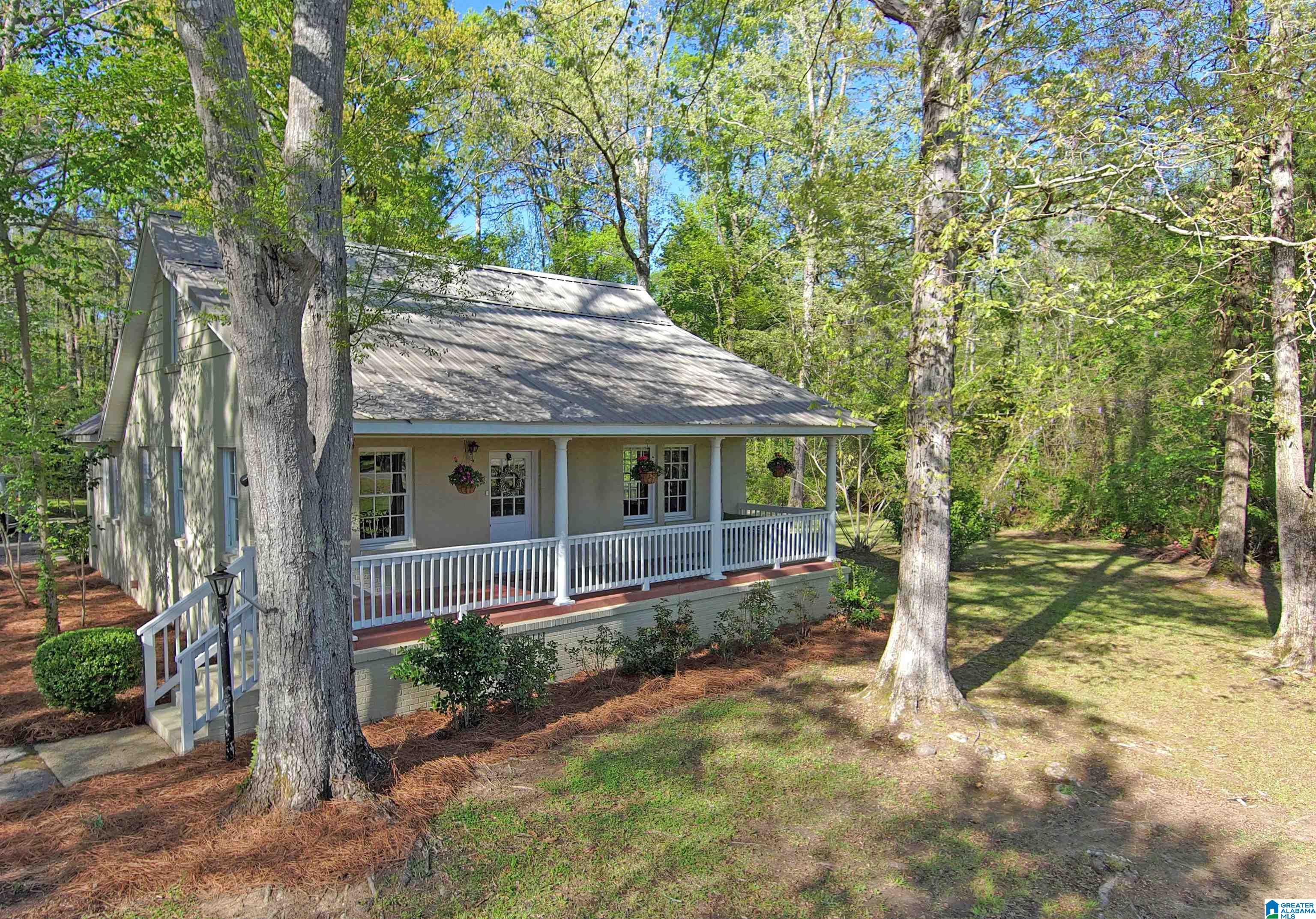 3939 Woodhaven Road Birmingham, AL 35244 - Photo 3 of 27