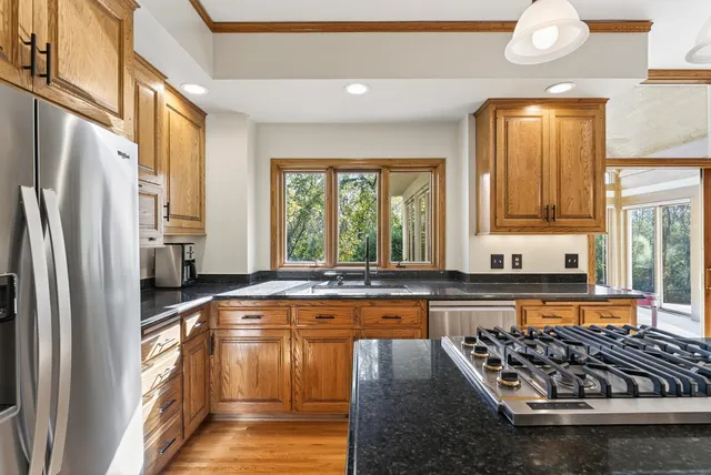 $874,900 | 5480 Maple Ridge Court, Minnetonka, MN 55343