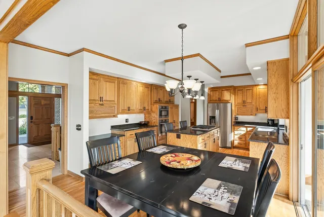 $874,900 | 5480 Maple Ridge Court, Minnetonka, MN 55343