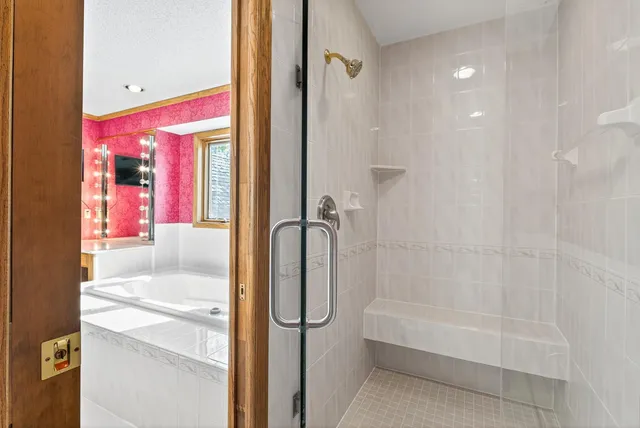 $874,900 | 5480 Maple Ridge Court, Minnetonka, MN 55343