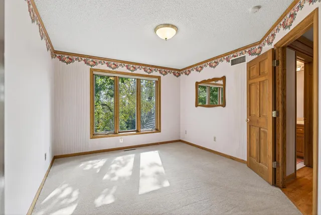 $874,900 | 5480 Maple Ridge Court, Minnetonka, MN 55343