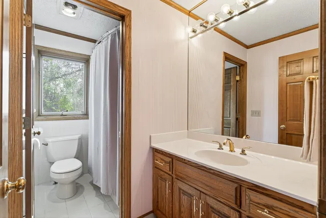 $874,900 | 5480 Maple Ridge Court, Minnetonka, MN 55343