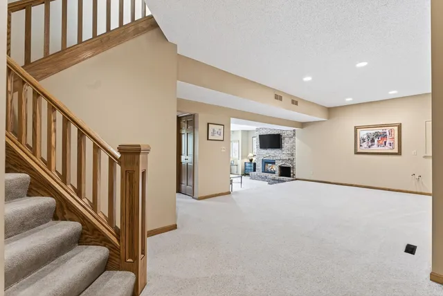$874,900 | 5480 Maple Ridge Court, Minnetonka, MN 55343
