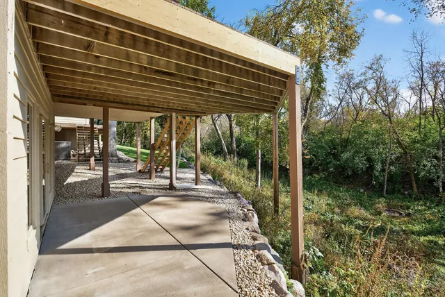 $874,900 | 5480 Maple Ridge Court, Minnetonka, MN 55343