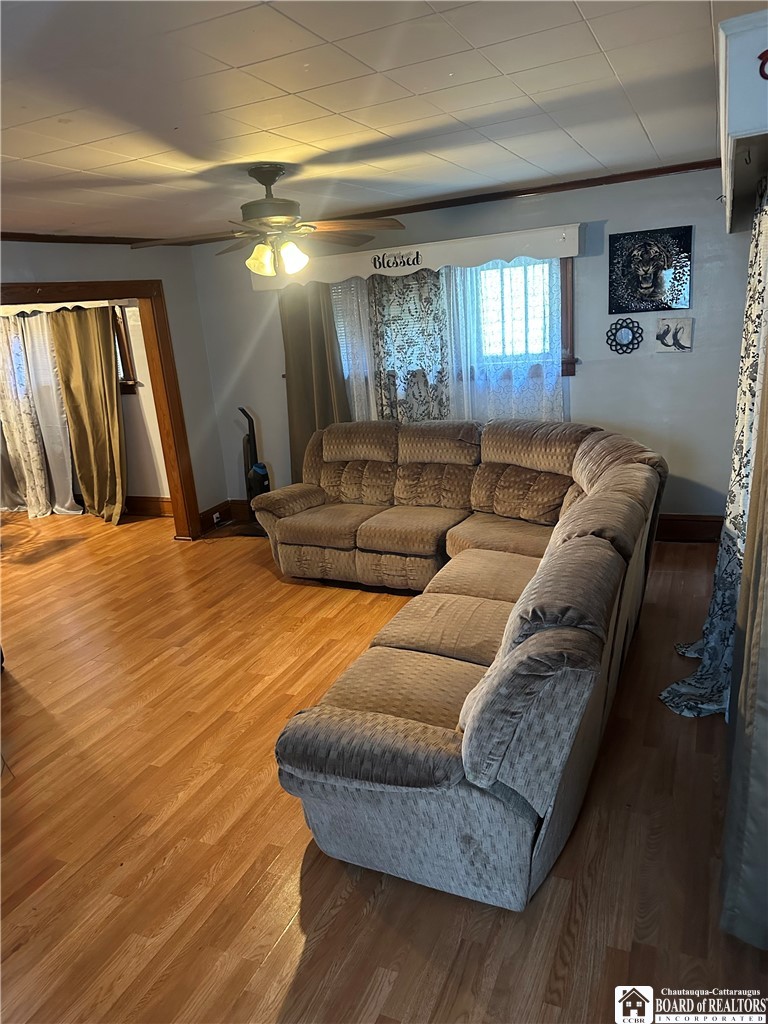 84 Ruggles Street Dunkirk, NY 14048 - Photo 9 of 17 Living room