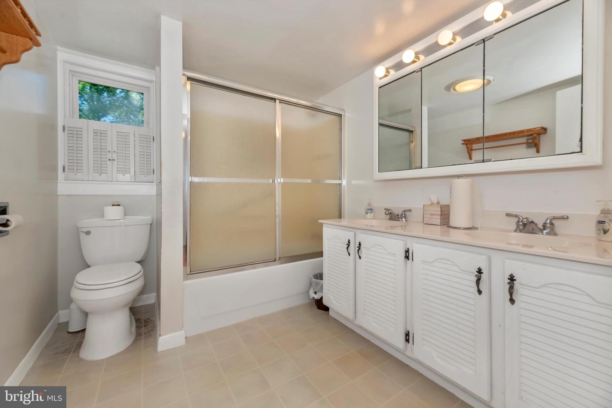 7810 Roddy Creek Road Thurmont, MD 21788 - Photo 21 of 53 Main Level Full Hall Bath