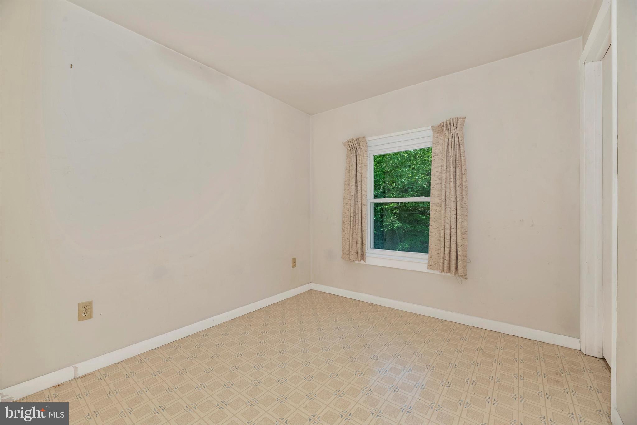 7810 Roddy Creek Road Thurmont, MD 21788 - Photo 28 of 53 Upper Level Den with Attic Access