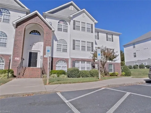 $1,295 | 4325 Cedarcroft Court, Greensboro, NC 27409