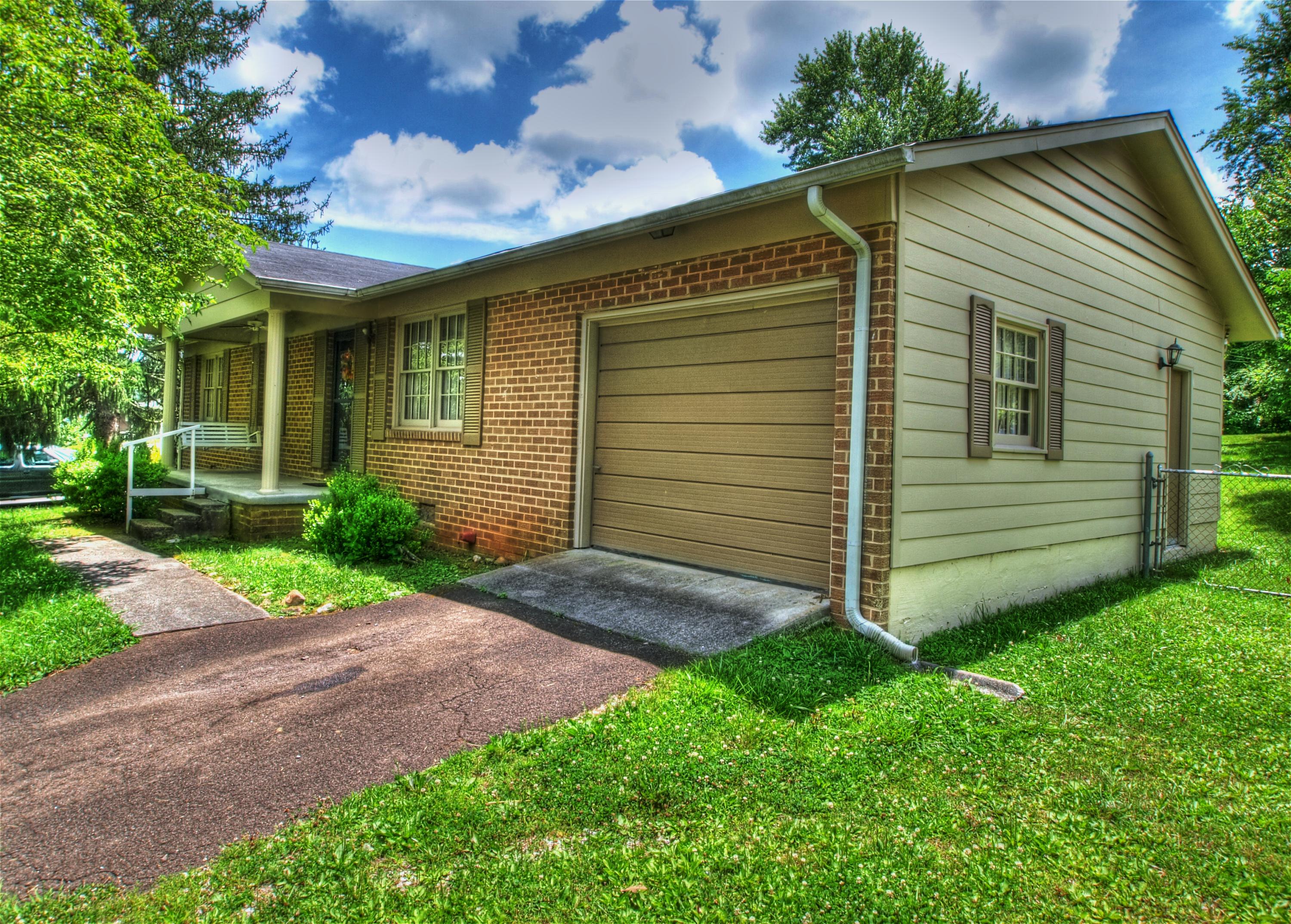 7741 Cranley Road Powell, TN 37849 - Photo 3 of 21 Right side