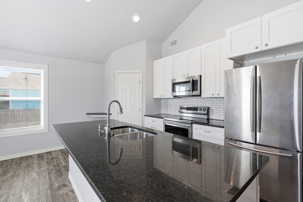 2121 Lone Star Road Rockport, TX 78382 - Photo 5 of 29