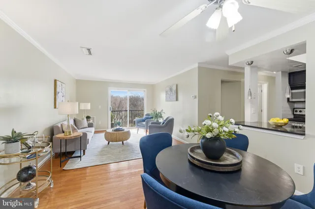 $310,000 | 14901 Rydell Road, Unit 303, Centreville, VA 20121