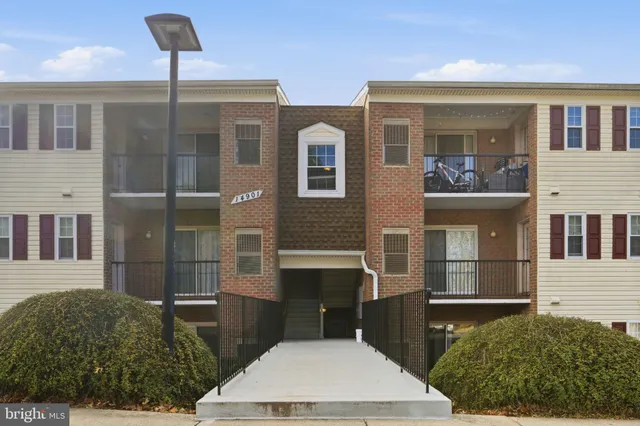 $310,000 | 14901 Rydell Road, Unit 303, Centreville, VA 20121