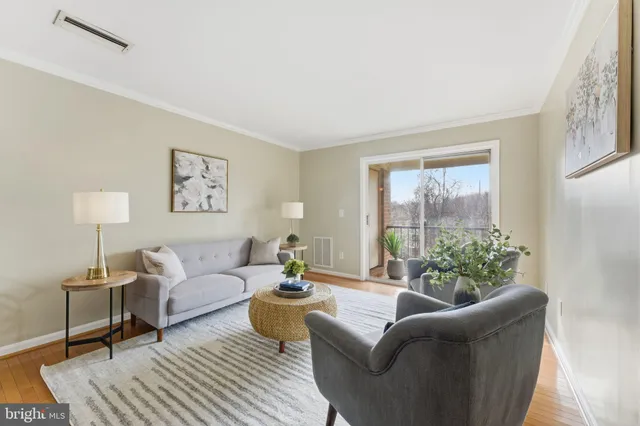 $310,000 | 14901 Rydell Road, Unit 303, Centreville, VA 20121